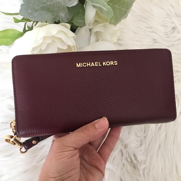 Michael Kors jet set  Merlot continental wallet - Picture 2 of 8